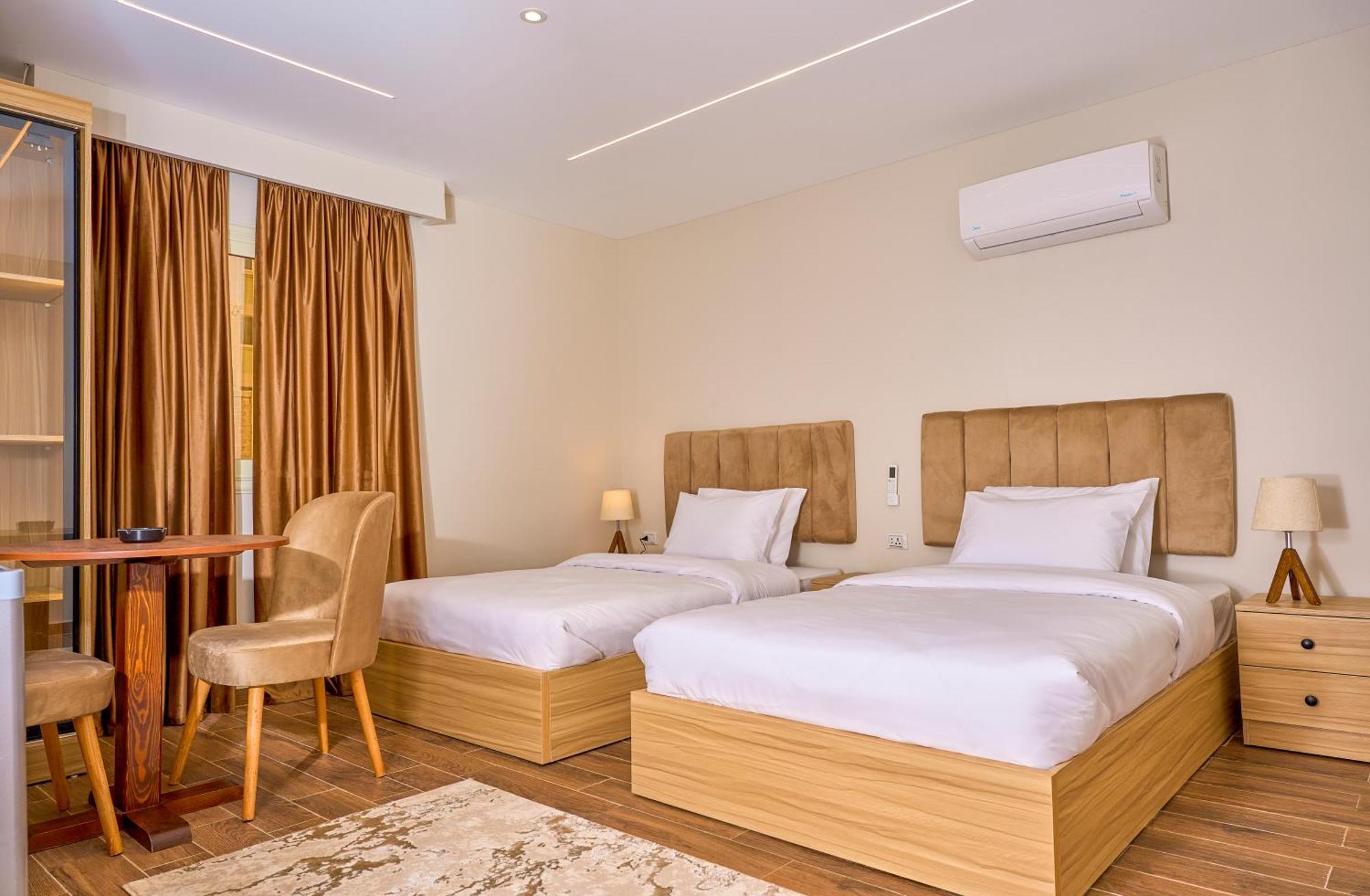 Ostello Rotana Pyramids View Nazlet el-Sîsi Esterno foto